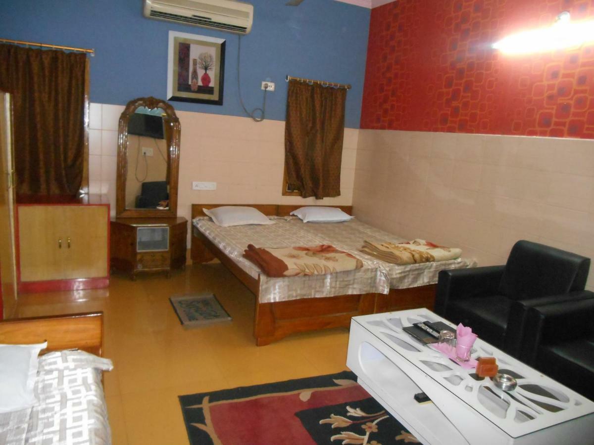 Hotel Surja Laxmi Raiganj Eksteriør bilde