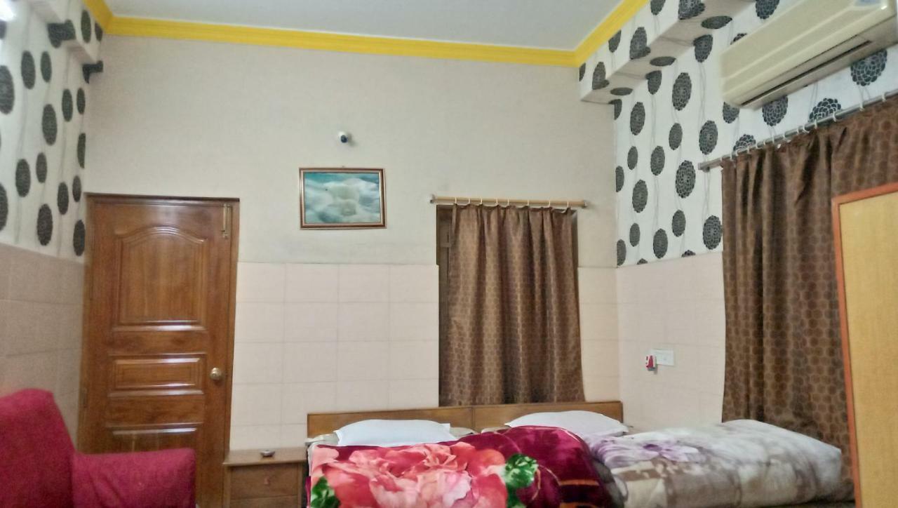 Hotel Surja Laxmi Raiganj Eksteriør bilde